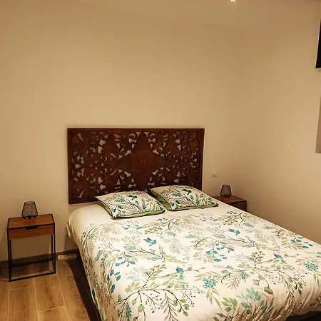 Holiday home Dans Endroit Atypique Flamets-Fretils