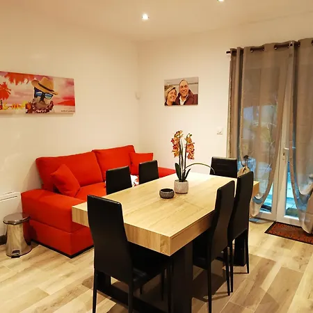 Holiday home Dans Endroit Atypique Flamets-Fretils